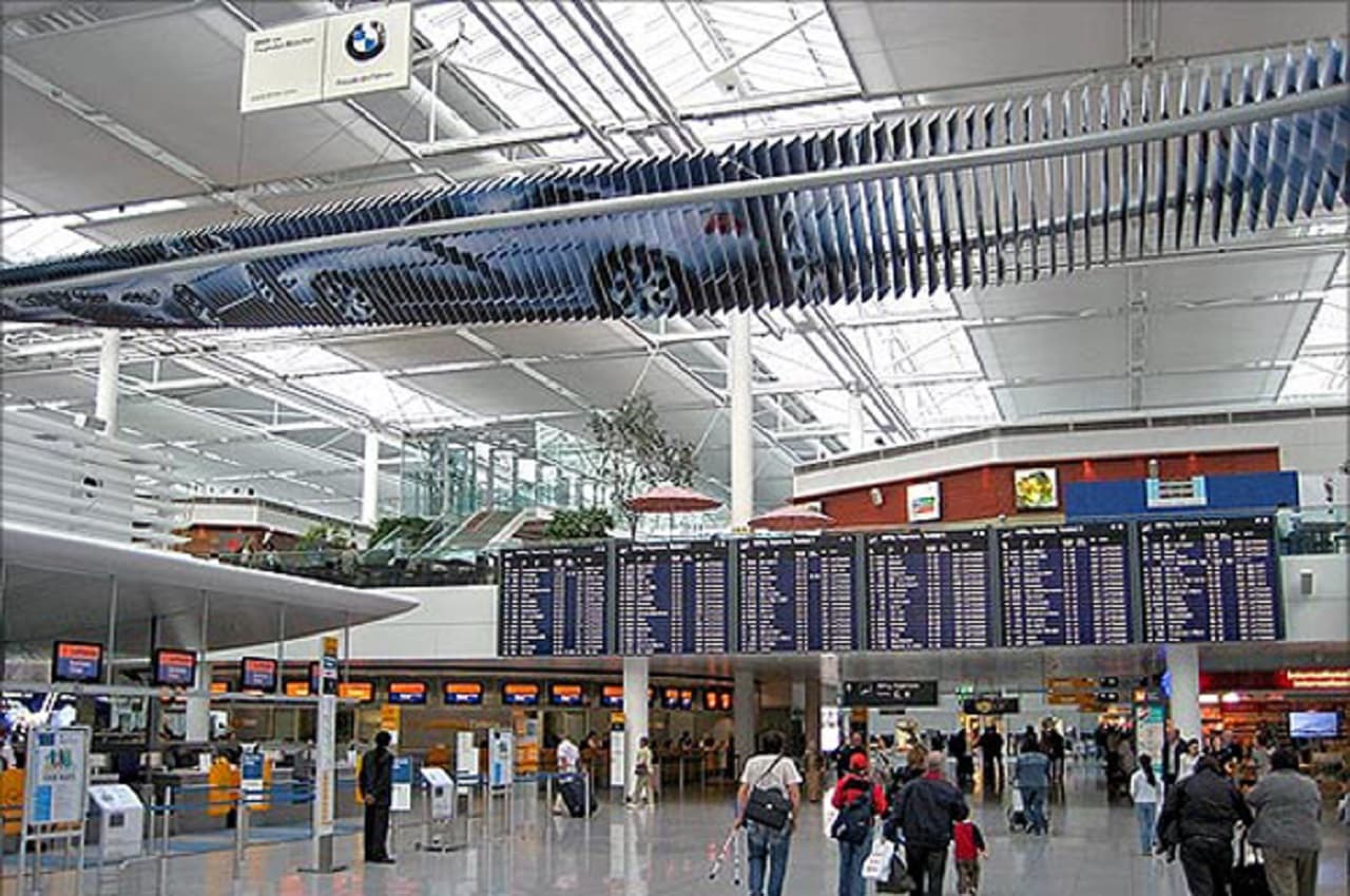 Airport new Order for Passengers: लखनऊ एयरपोर्ट से छह महीने तक बंद रहेंगी नाइट फ्लाइट्स, तुरंत चेक करें डिटेल्स