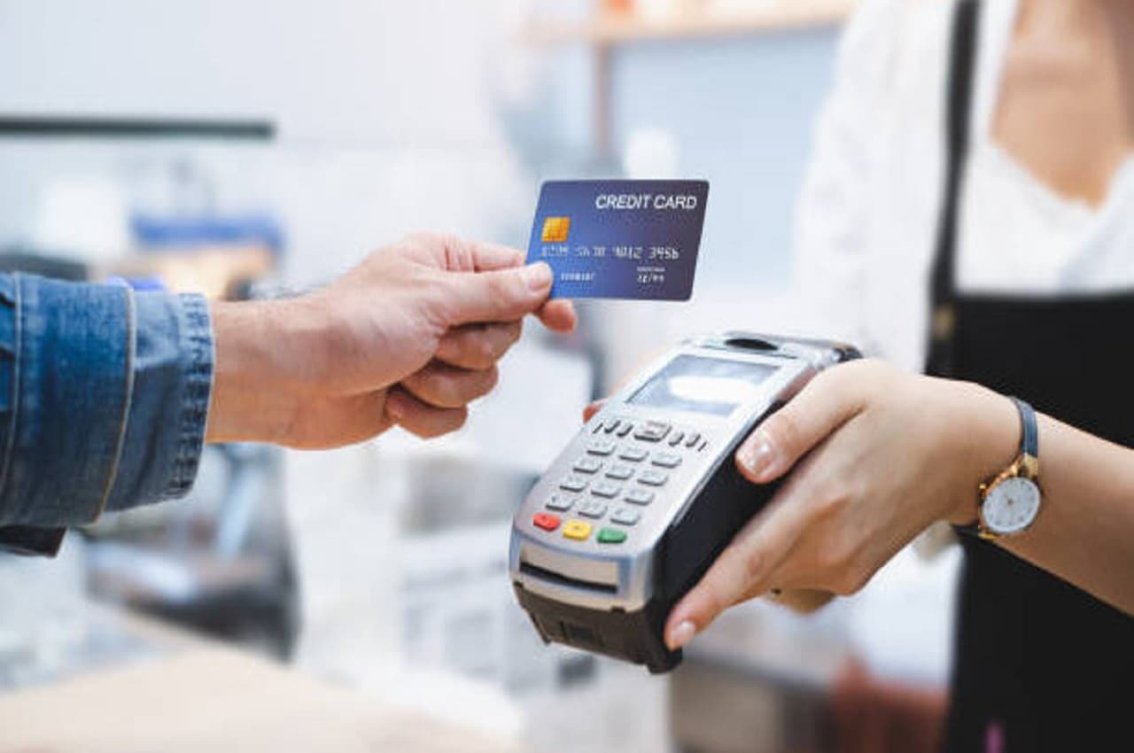 Card Fee Increased: SBI कार्ड शुल्क 199 रुपये तक बढ़ा, इस दिन से लागू होंगे नए रेट, जानिए- अन्य बैंकों का चार्ज?
