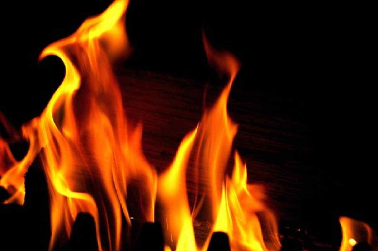 Uttarakhand News: पहाड़ों में गर्मी बढ़ने के साथ धधकने लगे जंगल, 24 घंटे में 7 स्थानों पर लगी आग, दो की मौत