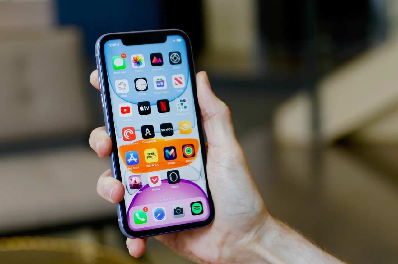 iPhone पर जबरदस्त छूट! सिर्फ 20 हजार रुपये में फोन खरीदने का मौका, जानिए कैसे?