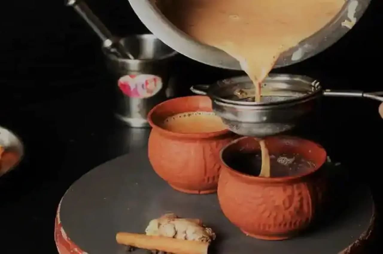 Chai Piyo Aur Kulhad Khao: चाय पीने के बाद कप भी खा सकते हैं! ऐसे 'कुल्हड़' बनाने वाले यूपी के किसानों का शुक्रिया