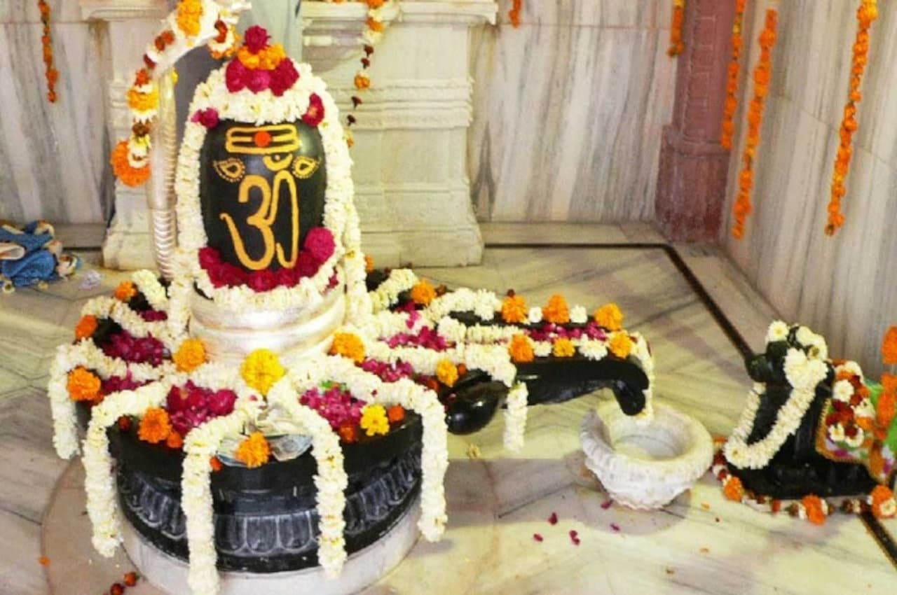 महाशिवरात्रि पर करें ये उपाय, कर्जे से मिलेगी मुक्ति, घर की तिजोरियां भी भर जाएंगी