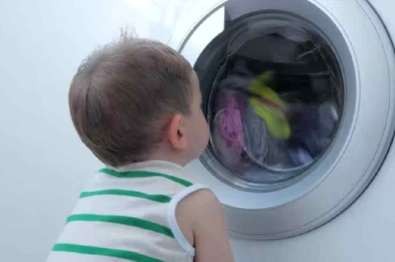 new delhi,ventilator,baby fell in washing machine,miracle new