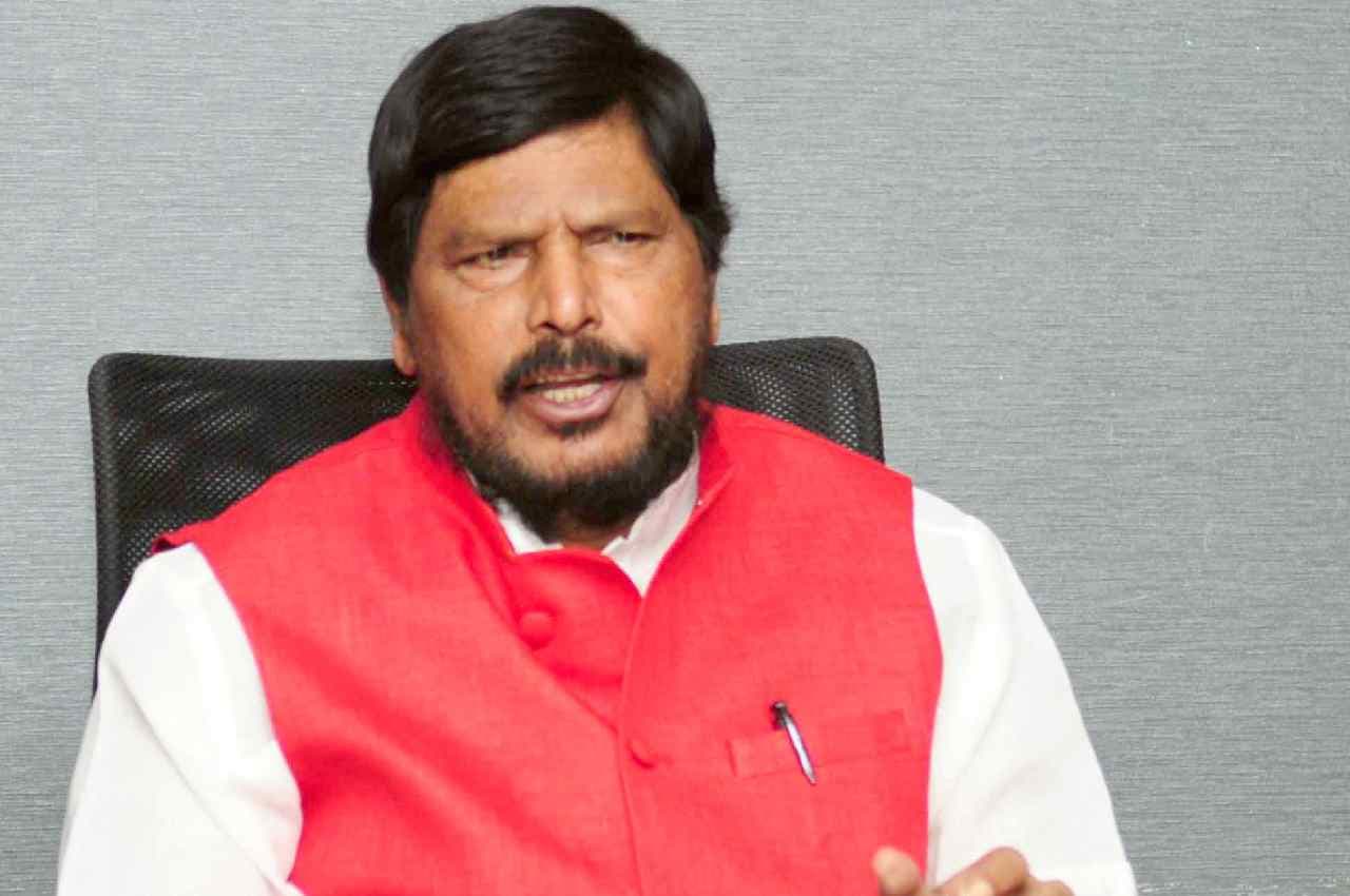 VIDEO: बजट को लेकर केंद्रीय मंत्री रामदास आठवले बोले- 'मोदीजी हैं बहुत मजबूत बंदा, लेकिन विपक्ष हो गया है अंधा'