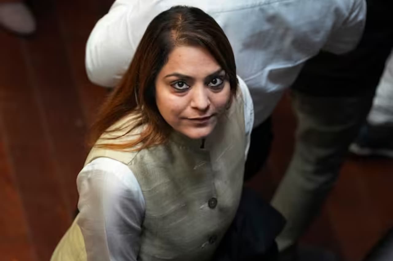 Delhi Mayor Election: दिल्ली में पहली बार AAP का मेयर, जानिए कौन हैं शैली ओबेरॉय?