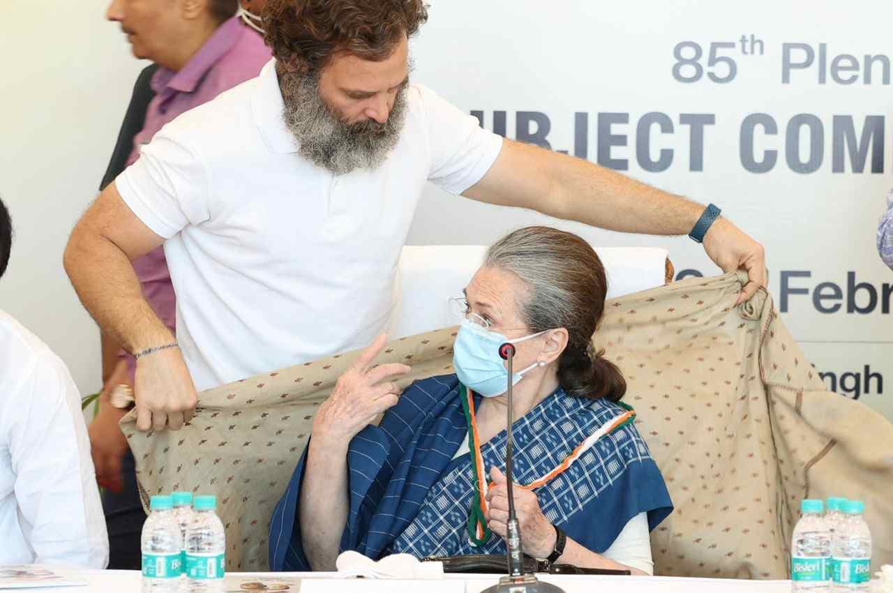 सोनिया गांधी की रिटायरमेंट वाली खबरों पर लगा विराम, अलका लांबा बोलीं- उन्होंने न इस बारे में सोचा, न कभी ऐसा करेंगी