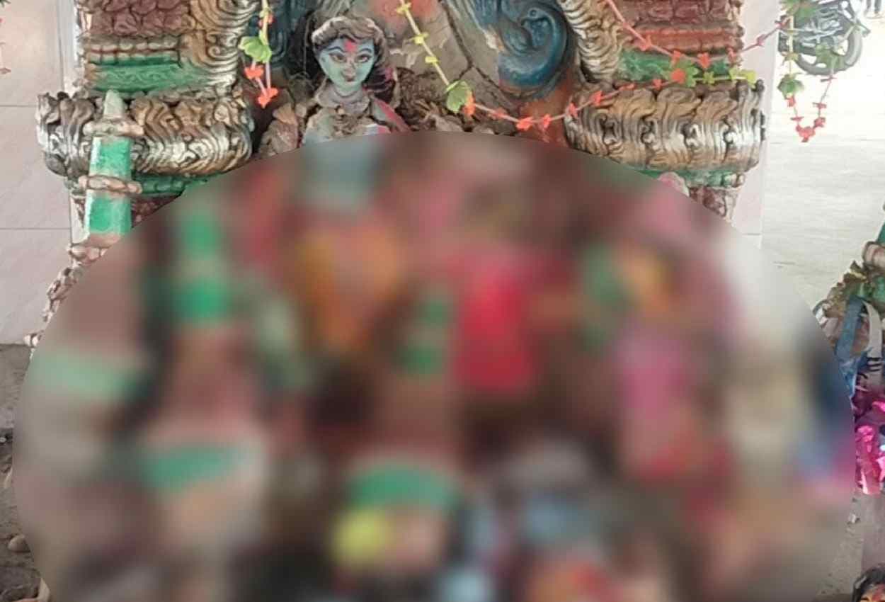 Bangladesh: ठाकुरगांव में बदमाशों ने हिंदू मंदिरों को बनाया निशाना, देवी-देवताओं की मूर्तियां तोड़ी