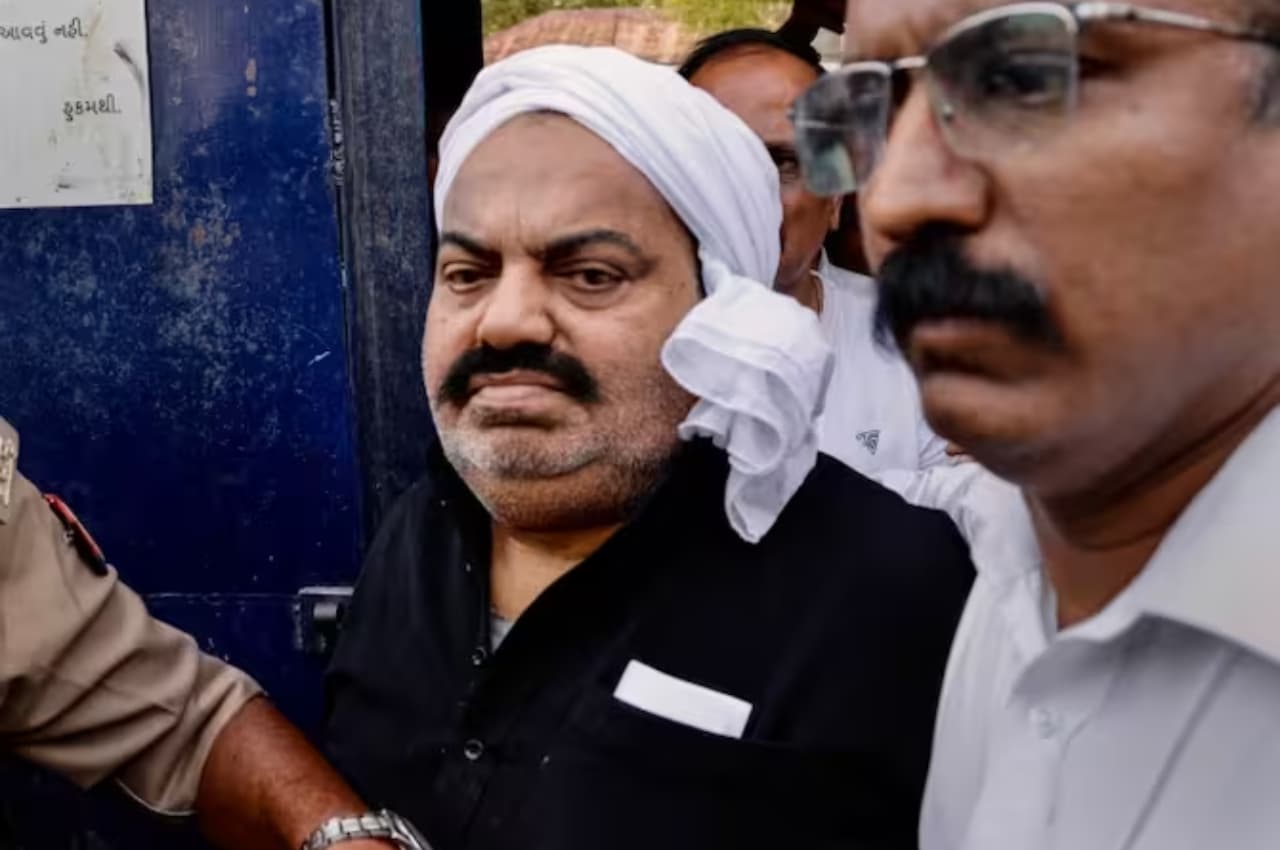 Atiq Ahmed: 'मैं उनका प्लान जानता हूं', वे मुझे मारना चाहते हैं' साबरमती जेल से बाहर आते ही डरा डॉन