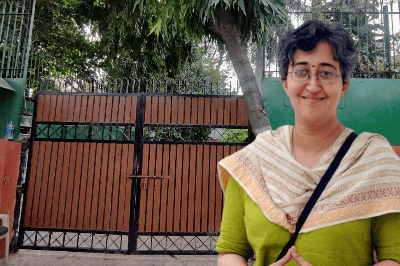 Delhi: मनीष सिसोदिया के सरकारी बंगले में अब रहेंगी आतिशी, 4 दिन में करना होगा खाली, बीजेपी ने कसा तंज