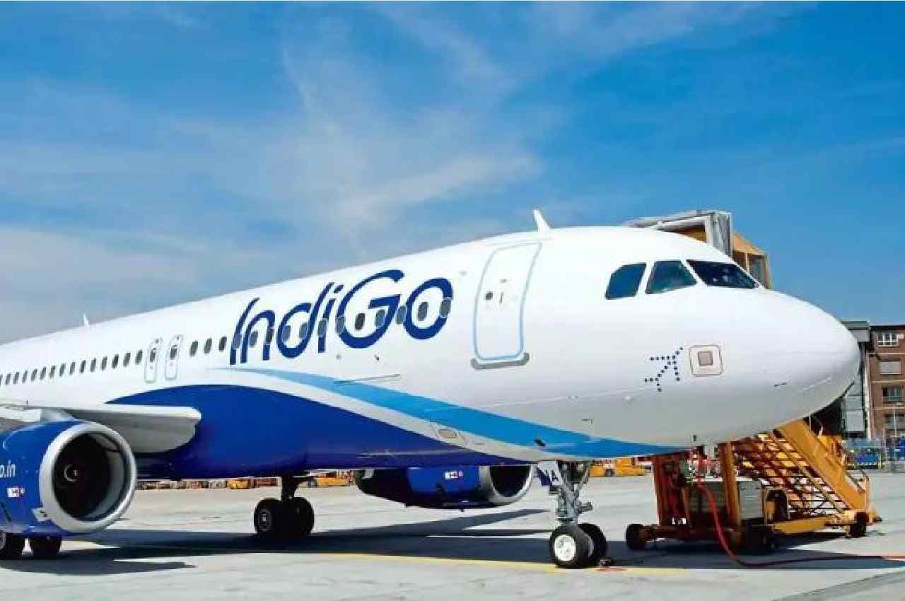 Delhi Doha IndiGo Flight: दिल्ली से दुबई जा रही इंडिगो फ्लाइट की कराची में इमरजेंसी लैंडिंग, जानें क्या था कारण