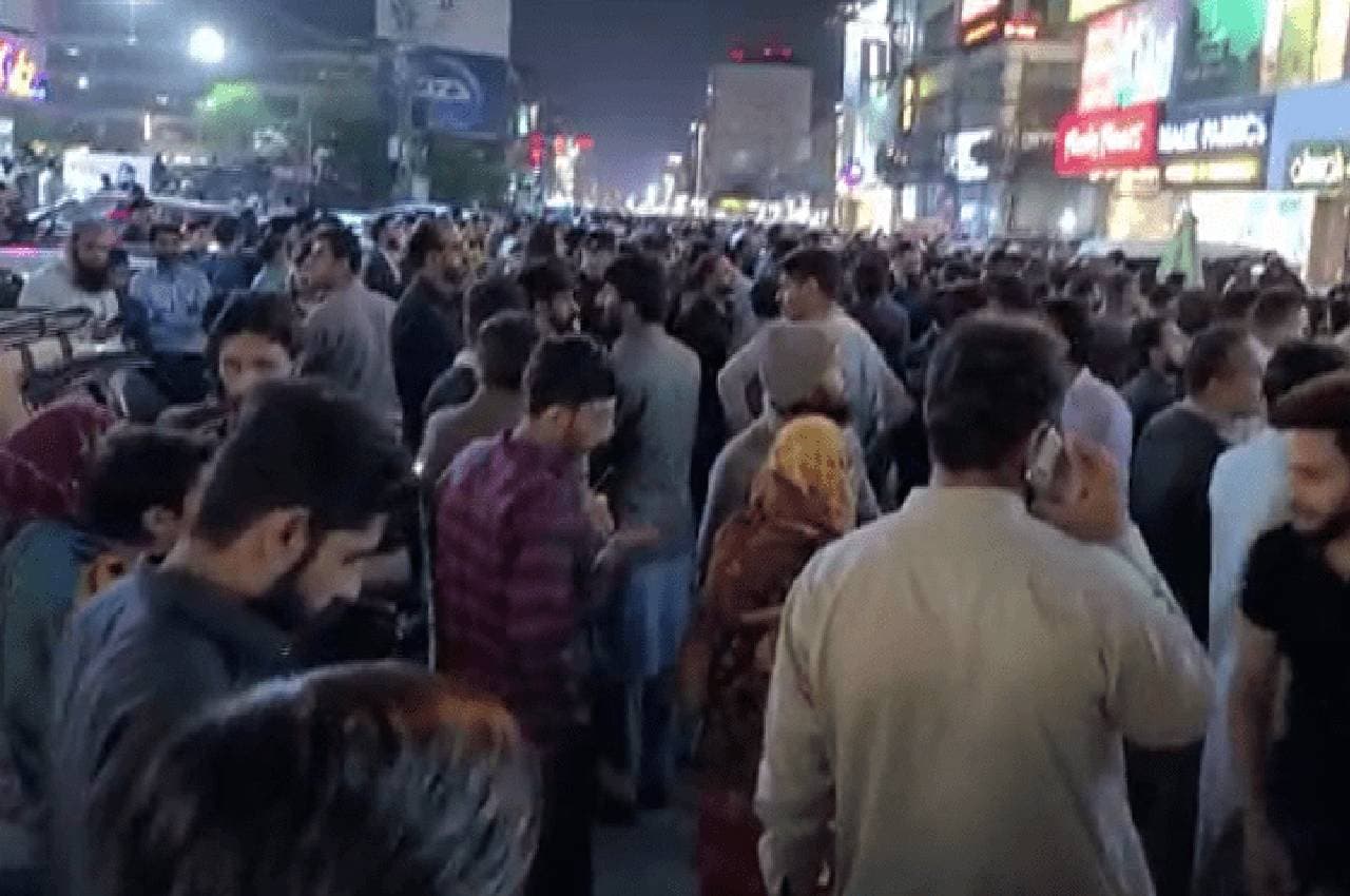 Earthquake: पाकिस्तान में भूंकप से अब तक 9 लोगों की मौत, 100 से अधिक लोग घायल