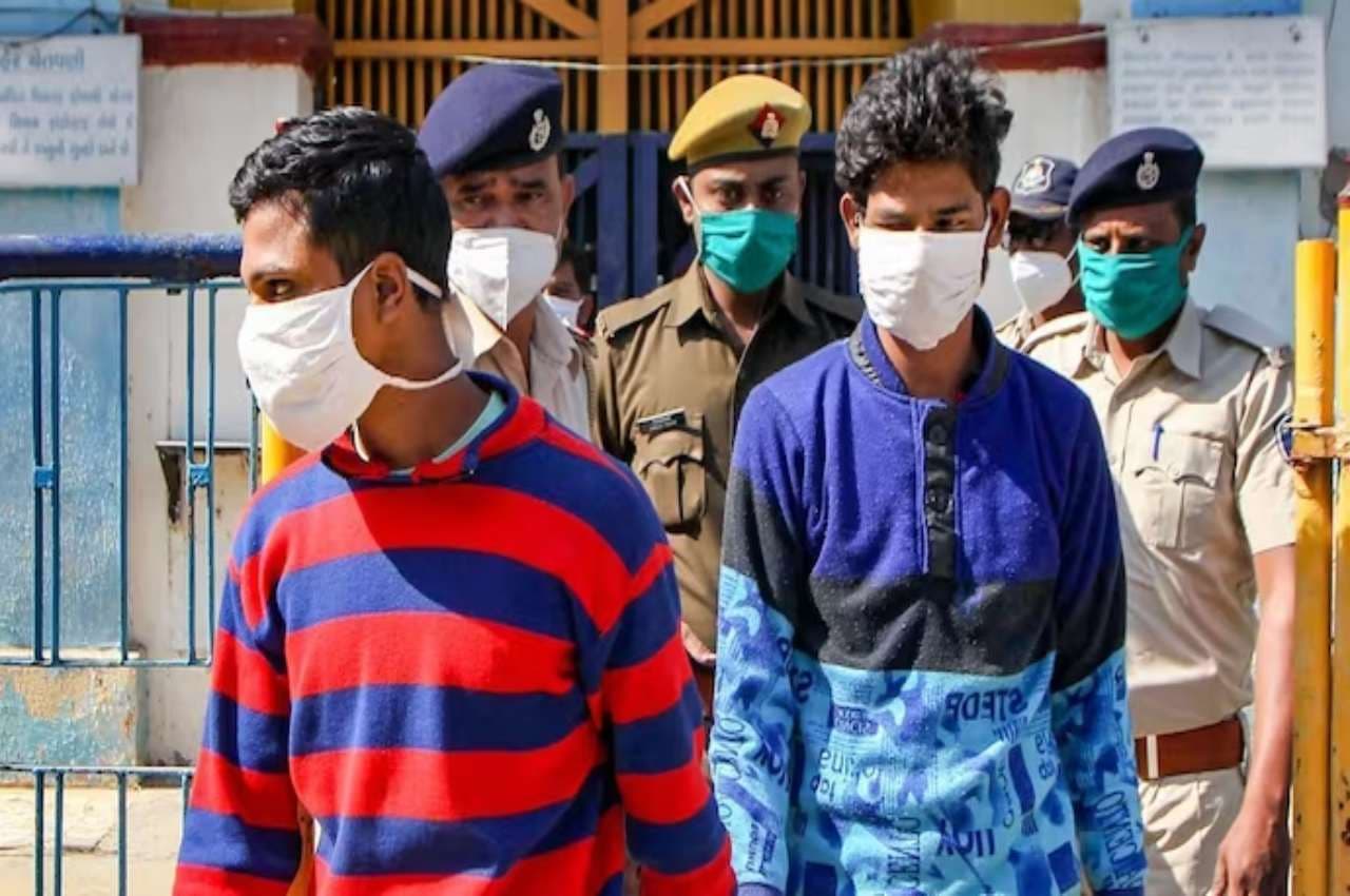 Hathras Rape and Murder Case: कोर्ट से 3 आरोपी बरी, एक दोषी करार; पीड़ित परिवार बोला- HC जाएंगे