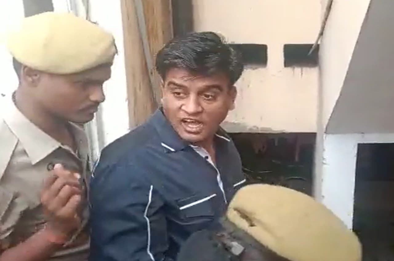 उत्तर प्रदेश की कानपुर कोर्ट में SP विधायक इरफान सोलंकी समेत पांच की पेशी, नहीं पहुंची गवाह