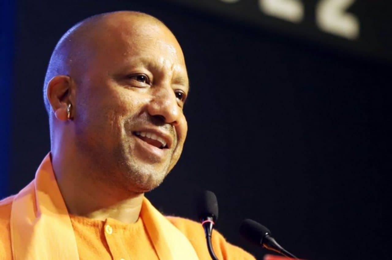 UP Good News: यूपी सरकार ने राज्य कर्मचारियों और पेंशनरों को दिया बड़ा तोहफा, सुनकर खुश हो जाएंगे