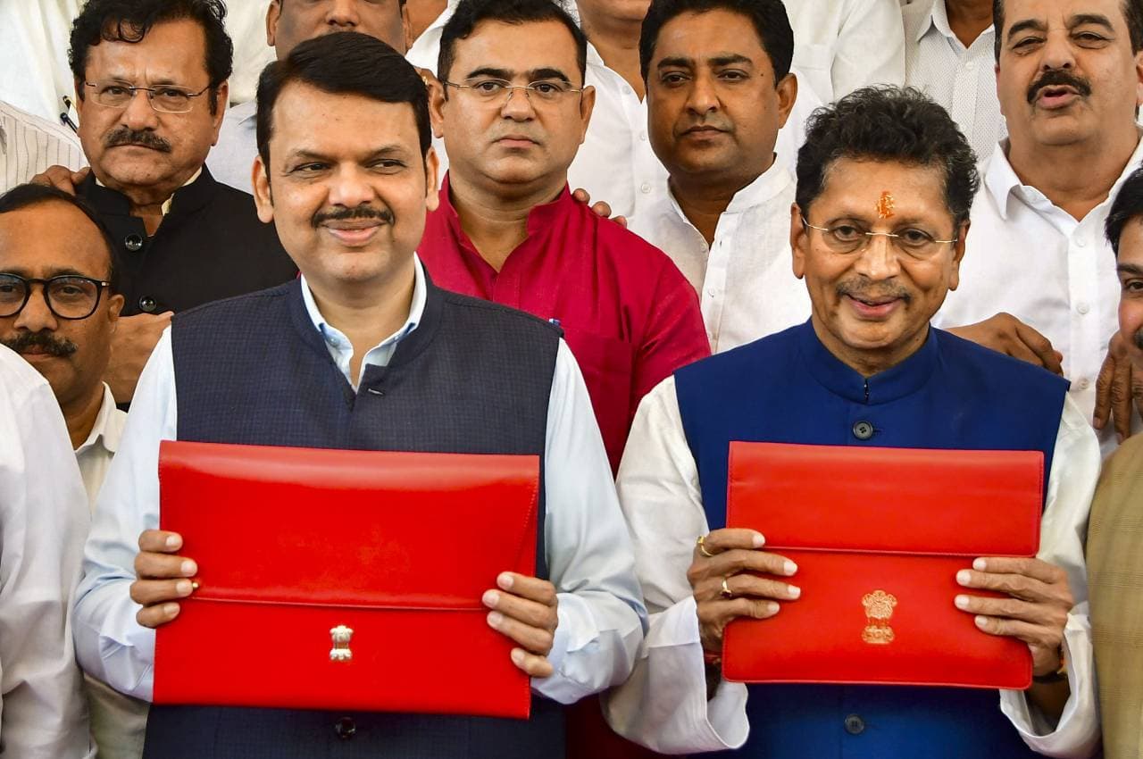 Maharashtra Budget 2023: बसों में महिलाओं का आधा किराया माफ, किसानों को सालाना छह हजार, जानें शिंदे सरकार के बड़े ऐलान