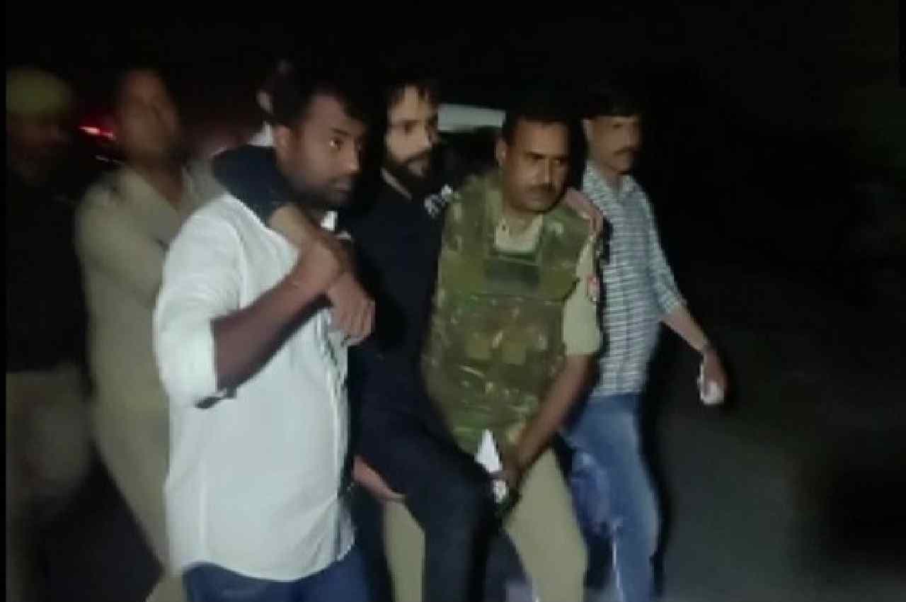 Mainpuri Encounter: यूपी के मैनपुरी में देर रात पुलिस और बदमाशों के बीच मुठभेड़, 5 बदमाश गिरफ्तार