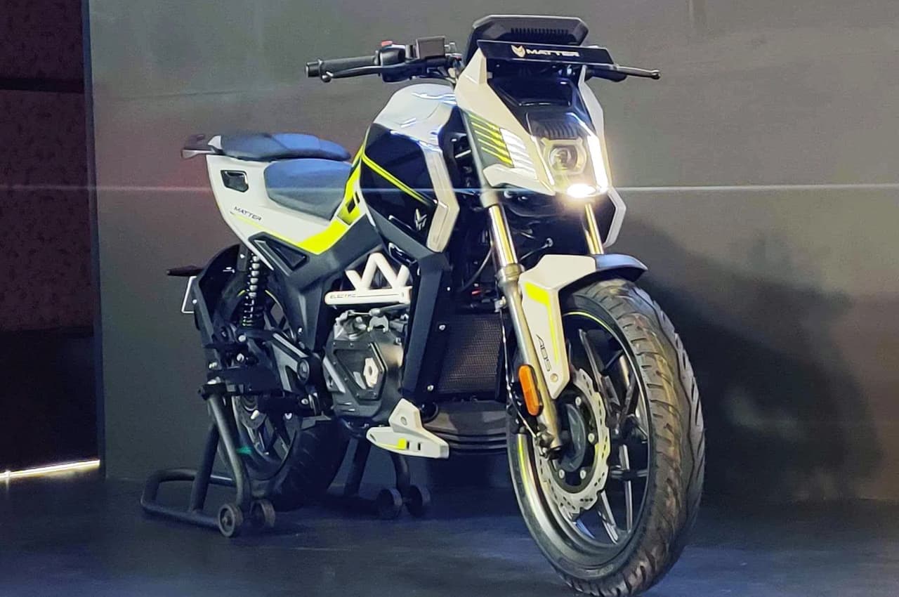 Matter AERA 5000: नाम की तरह इस Ev Bike के फीचर्स भी दमदार, हादसा होने पर हेल्प सेंटर में करेगी  कनेक्ट, महज 2 घंटे में होती है चार्ज