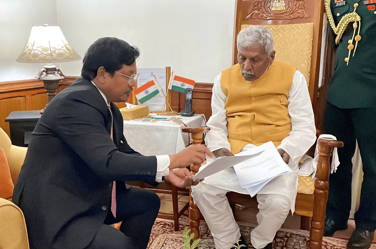 मेघालय के CM कोनराड संगमा ने गवर्नर को सौंपा इस्तीफा, बोले- इस पार्टी के साथ बनाएंगे 'सरकार'