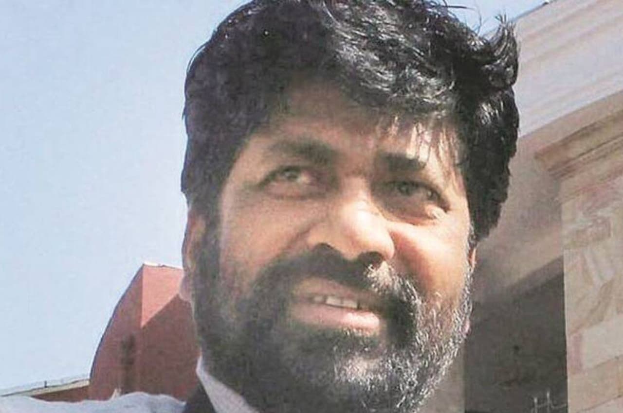'खाने के लिए आवारा कुत्तों को असम भेजो', महाराष्ट्र के विधायक की अजीबोगरीब सलाह से छिड़ा विवाद