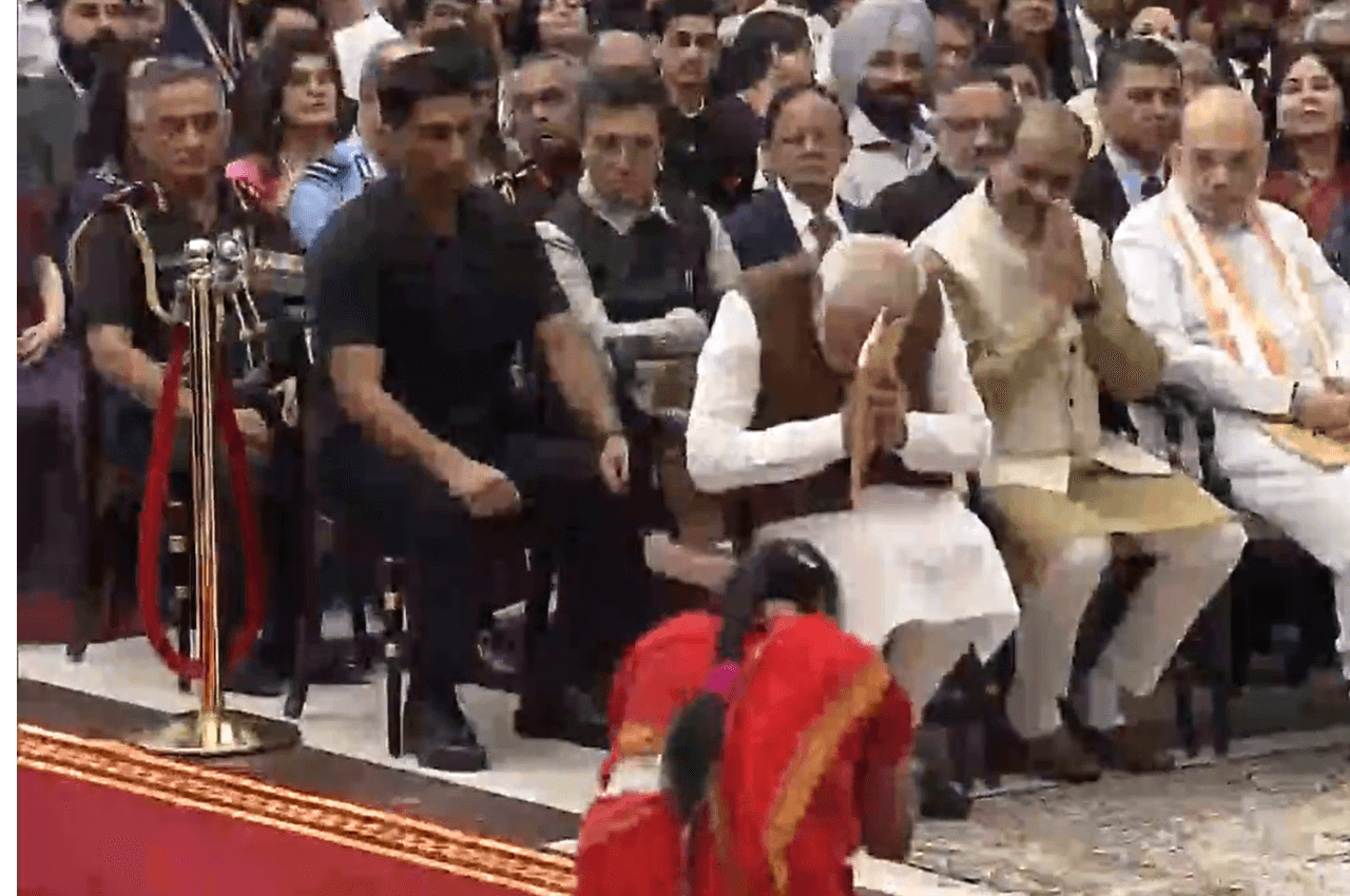 Padma Awards 2023: 106 शख्सियतों का सम्मान, पडंवानी लोक गायिका उषा ने घुटनों पर बैठ PM मोदी को किया प्रणाम