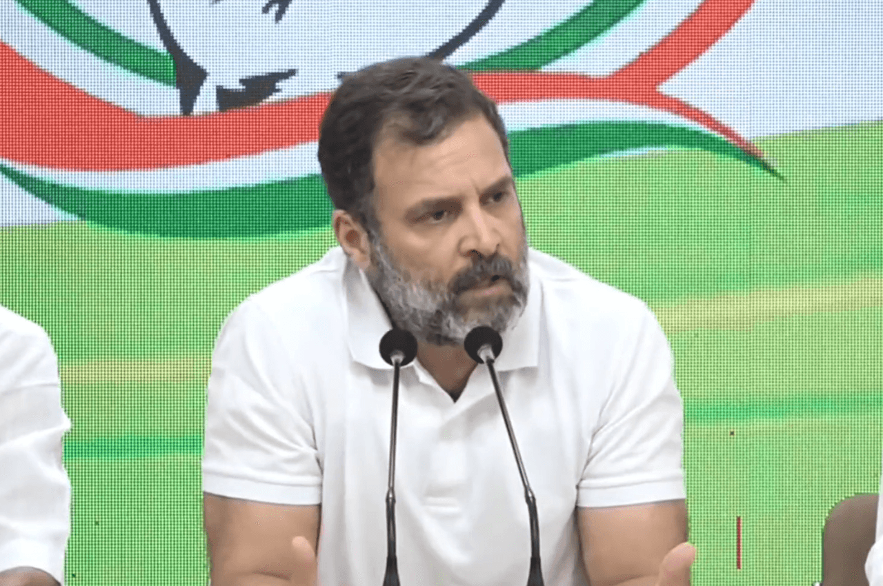 माफी मांगने वाले सवाल पर राहुल गांधी बोले- अडानी मुद्दे से भटकाने के लिए सरकार ने खड़ा किया 'तमाशा'