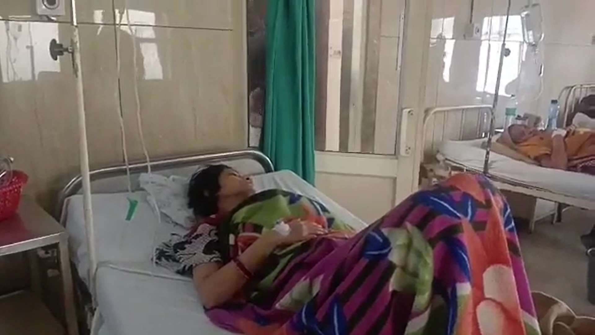 UP News: गाजियाबाद में कुट्टू का आटा खाकर 100 लोगों की तबीयत बिगड़ी! रातभर इलाज में जुटे रहे डॉक्टर