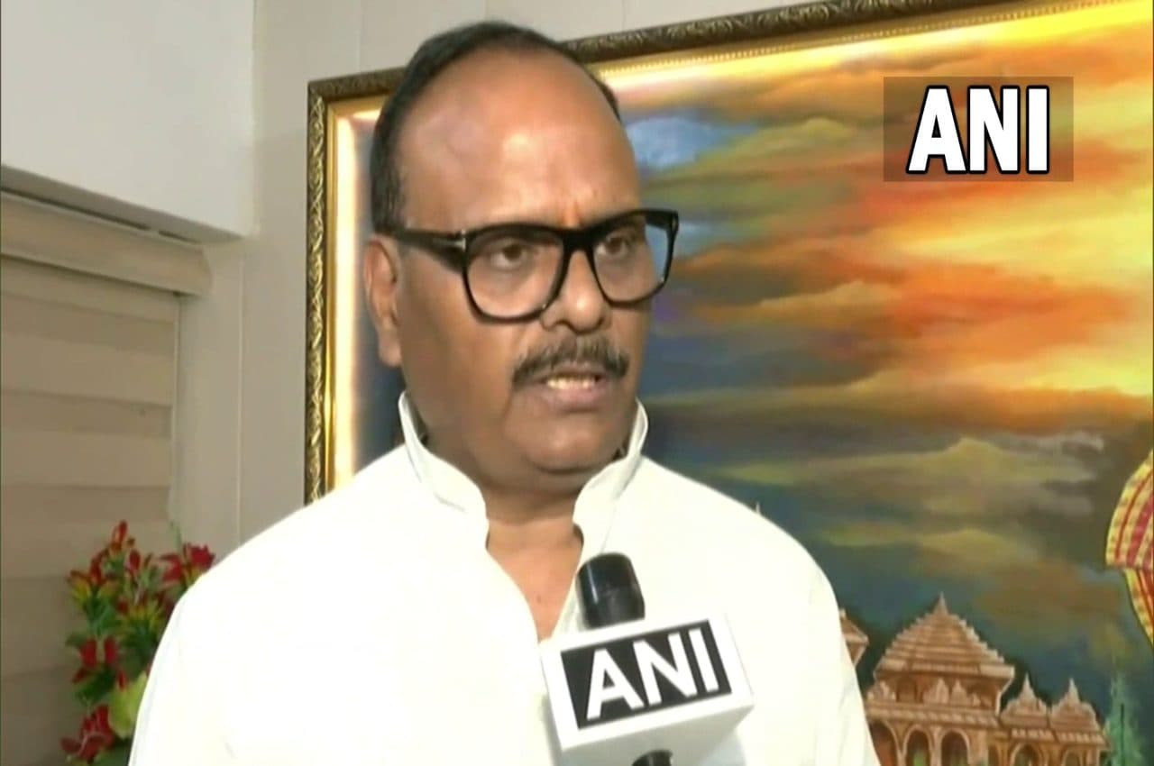 Umesh Pal Murder Case: यूपी में ताबड़तोड़ एनकाउंटर पर बोले डिप्टी सीएम, किसी भी अपराधी को बख्शा नहीं जाएगा