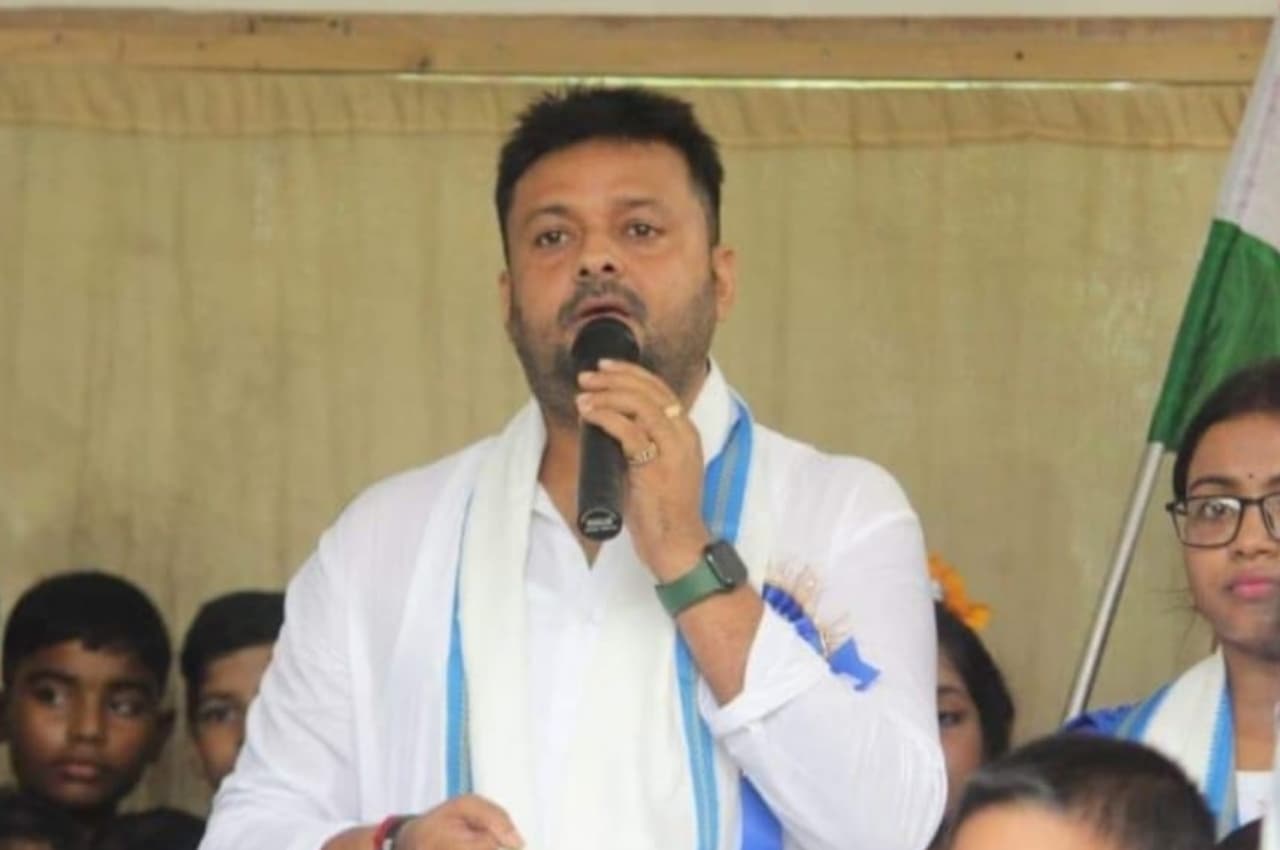 बंगाल शिक्षक भर्ती घोटाला: TMC के युवा नेता शांतनु बनर्जी गिरफ्तार, ED ने सात घंटे की थी पूछताछ