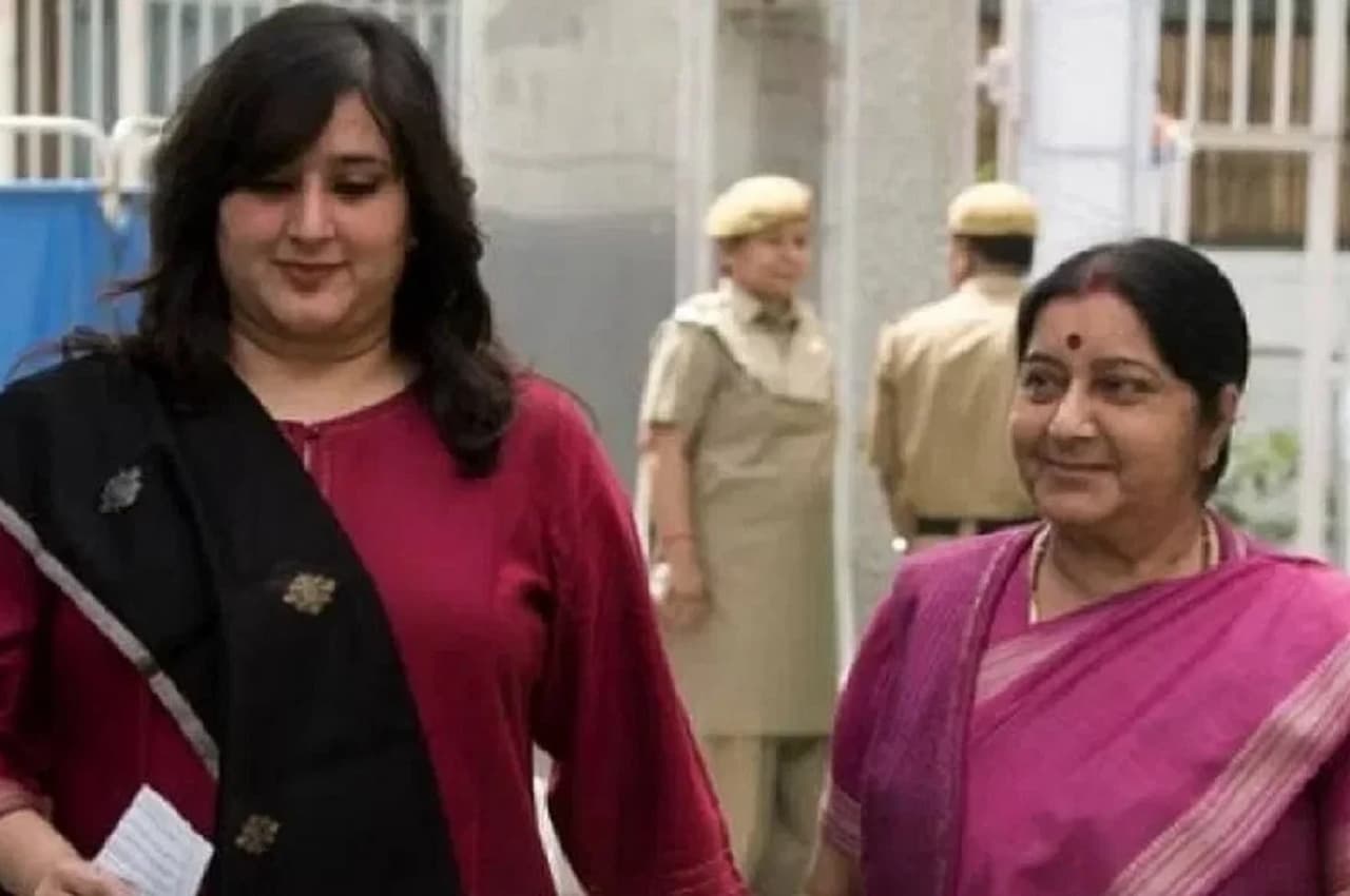 सुषमा स्वराज की बेटी बांसुरी ने ली राजनीति में एंट्री, BJP ने दी अहम जिम्मेदारी