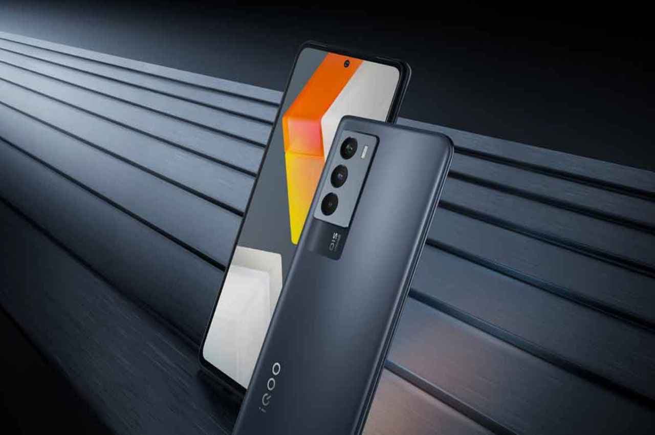खुशखबरी: 48MP कैमरे से लैस iQoo 9 SE 5G की कीमत हुई कम, जल्द खरीदें