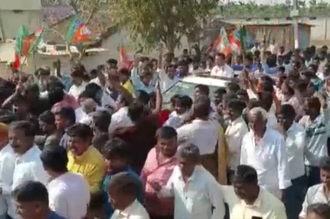 Karnataka: 40 लाख की घूसखोरी में फरार BJP विधायक को अग्रिम जमानत, केजरीवाल का तंज- 'ये अच्छा नहीं लगता'