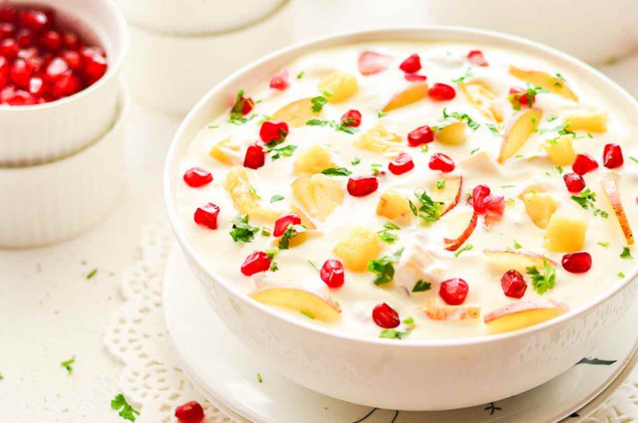 Mixed Fruit Raita Recipe: व्रत में बनाएं मिक्स फ्रूट रायता, जानें बनाने का तरीका