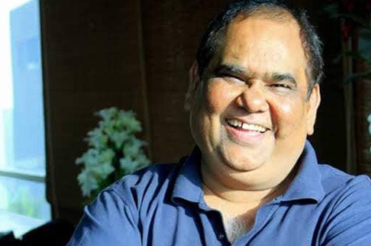 अब यादों में सतीश कौशिक: मुंबई में हुआ अंतिम संस्कार, दोस्त अनुपम खेर के नहीं थमें आंसू