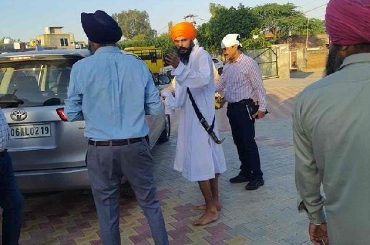 पंजाब: खालिस्तान समर्थक अमृतपाल सिंह को पुलिस ने किया गिरफ्तार, 36 दिनों बाद किया सरेंडर