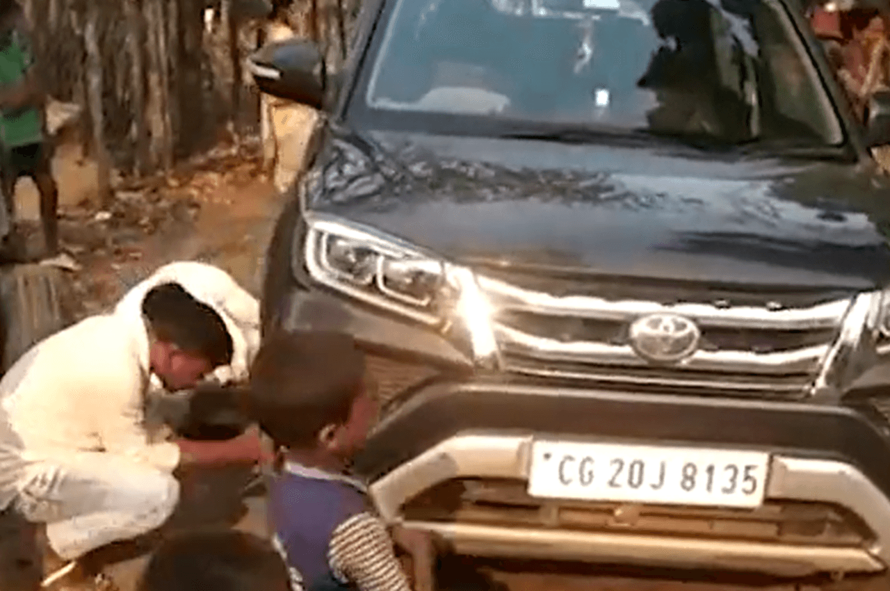 Chhattigarh में कांग्रेस MLA विक्रम मंडावी के काफिले पर हमला, सुबह ही एक नक्सली का हुआ था एनकाउंटर