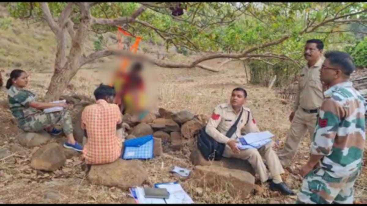 Chhattishgarh News: जशपुर में एक ही परिवार के 4 लोगों की खुदकुशी का मामला, बीजेपी करेगी खुदकुशी की जांच!