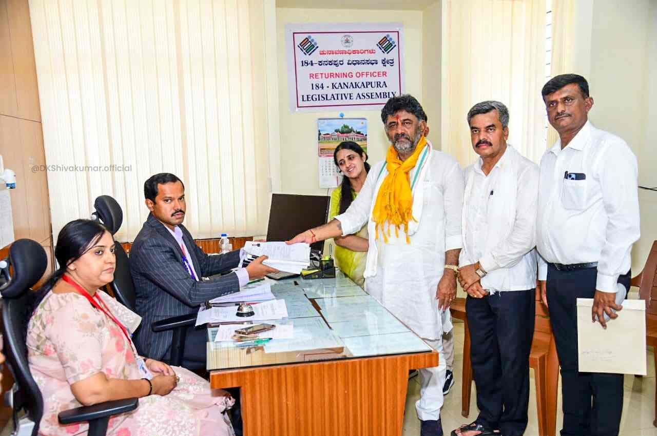 Karnataka Election 2023: डीके शिवकुमार ने कनकपुरा सीट से भरा नामांकन, जानें कितने करोड़ के हैं मालिक