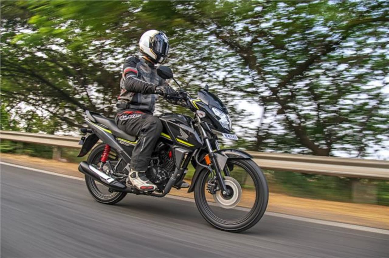 Honda SP 125: Trendy Colors और जबरदस्त माइलेज, होंडा की यह बाइक सबको बना रही दीवाना