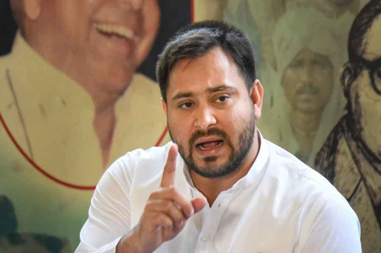 Land For Jobs Scam: बिहार के डिप्टी सीएम तेजस्वी यादव पहुंचे ईडी दफ्तर, 25 मार्च को CBI के सामने हुए थे पेश