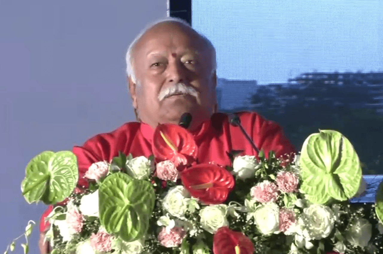 'कैंसर पीड़ितों की समाज करे मदद...', संघ प्रमुख भागवत ने नागपुर में कैंसर इंस्टीट्यूट का किया उद्घाटन, शिंदे-फडणवीस और अडानी भी रहे मौजूद