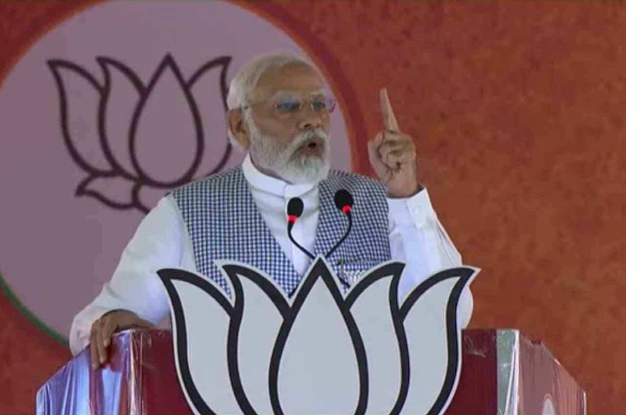 Karnataka Election 2023: मैसूर में पीएम मोदी का मेगा रोड शो, बोले- कांग्रेस-जेडीएस अस्थिरता के प्रतीक