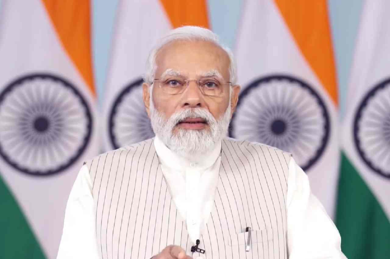 प्रधानमंत्री मोदी बोले- डिजिटल इंडिया ने रेडियो को नए श्रोता भी दिए हैं और नई सोच भी दी है