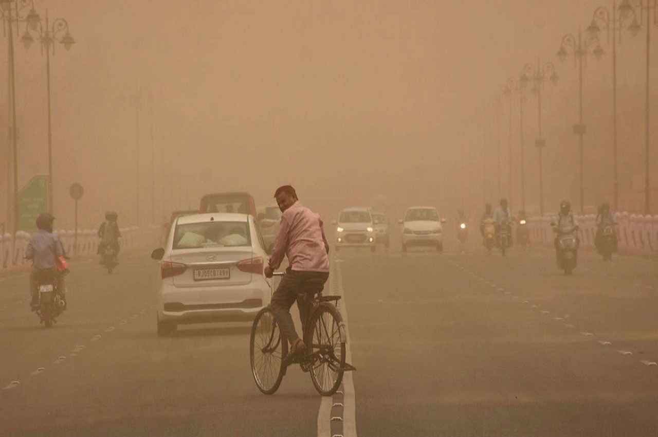 Rajasthan Weather Update: राजस्थान में आंधी-तूफान से जनजीवन अस्त-व्यस्त, आमजन बेहाल