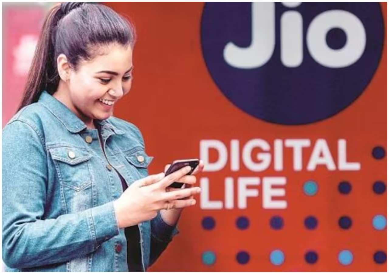 Jio लाया 11 महीने की वैधता वाला शानदार प्लान! कॉलिंग समेत कई बेनिफिट्स शामिल, जानिए