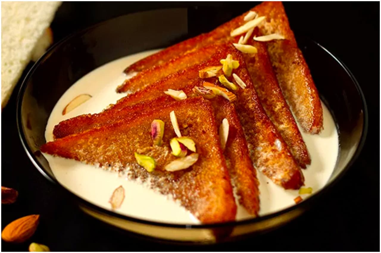 Shahi Tukada Recipe: मीठे के हैं शौकीन तो ब्रेड से बनाएं रबड़ी शाही टुकड़ा, जानें विधि