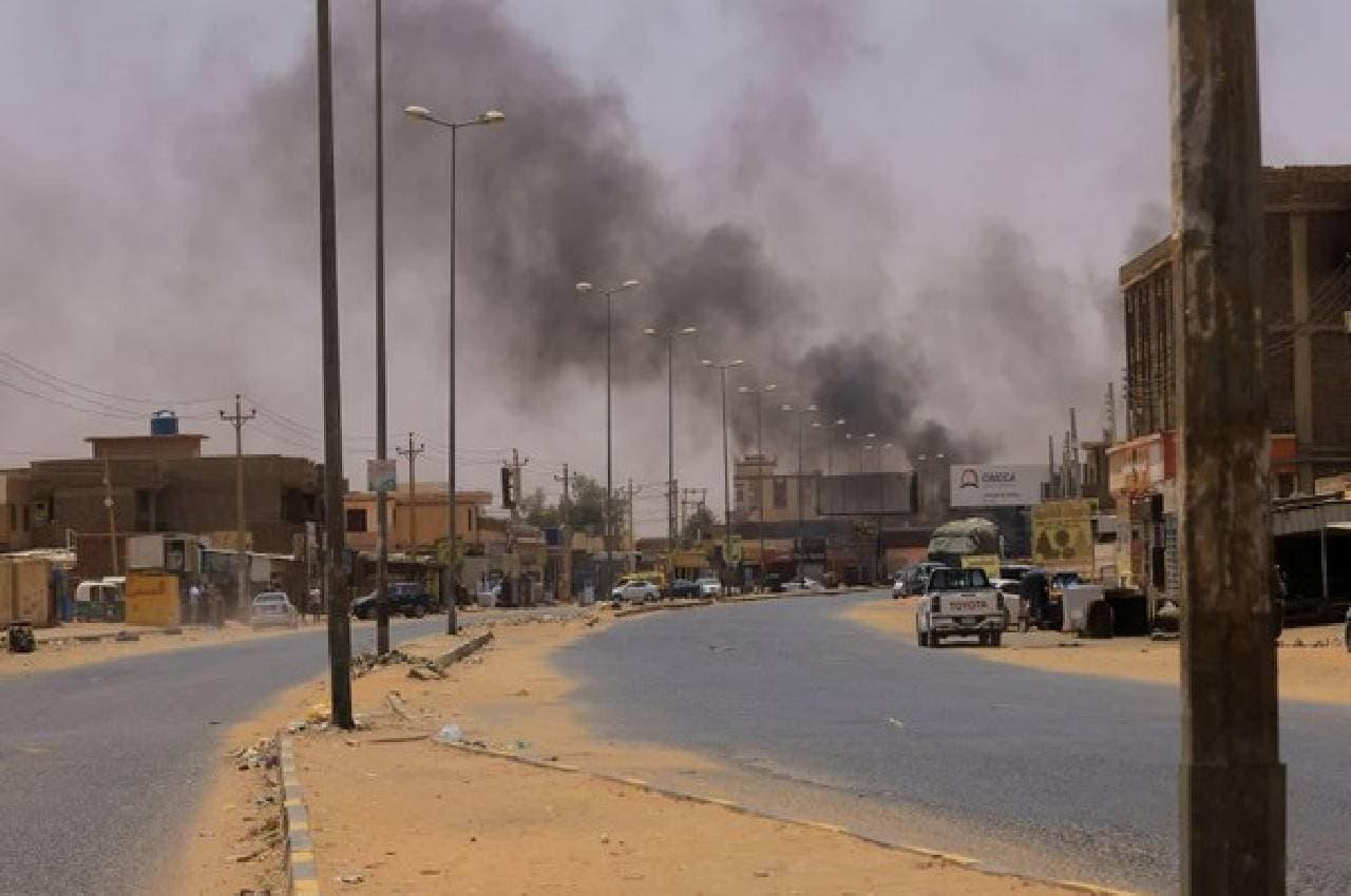 Sudan Clashes: सूडान में सेना और अर्धसैनिक बलों के बीच झड़प; 25 लोगों की मौत, 180 से ज्यादा घायल