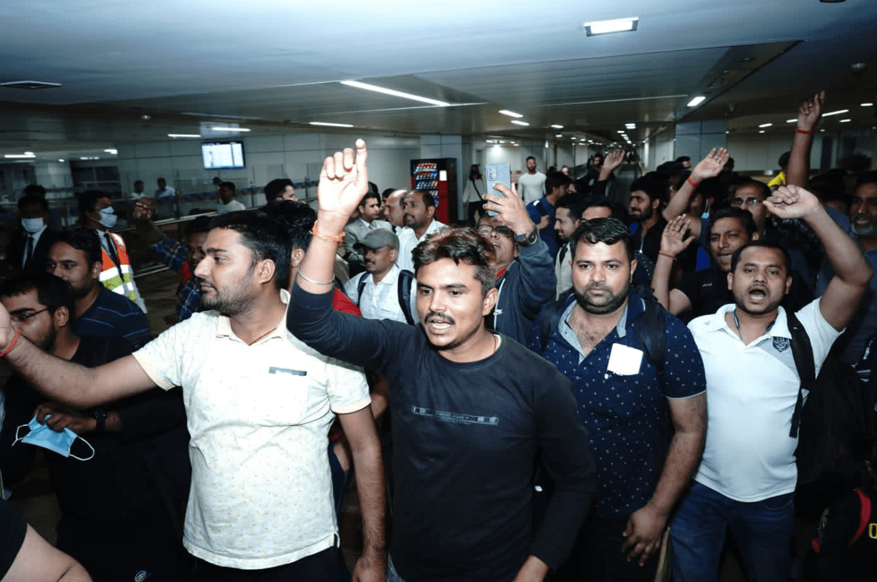 Sudan Conflict: सूडान में फंसे 360 भारतीयों का पहला जत्था दिल्ली पहुंचा, यूपी सरकार ने बनाई हेल्प डेस्क