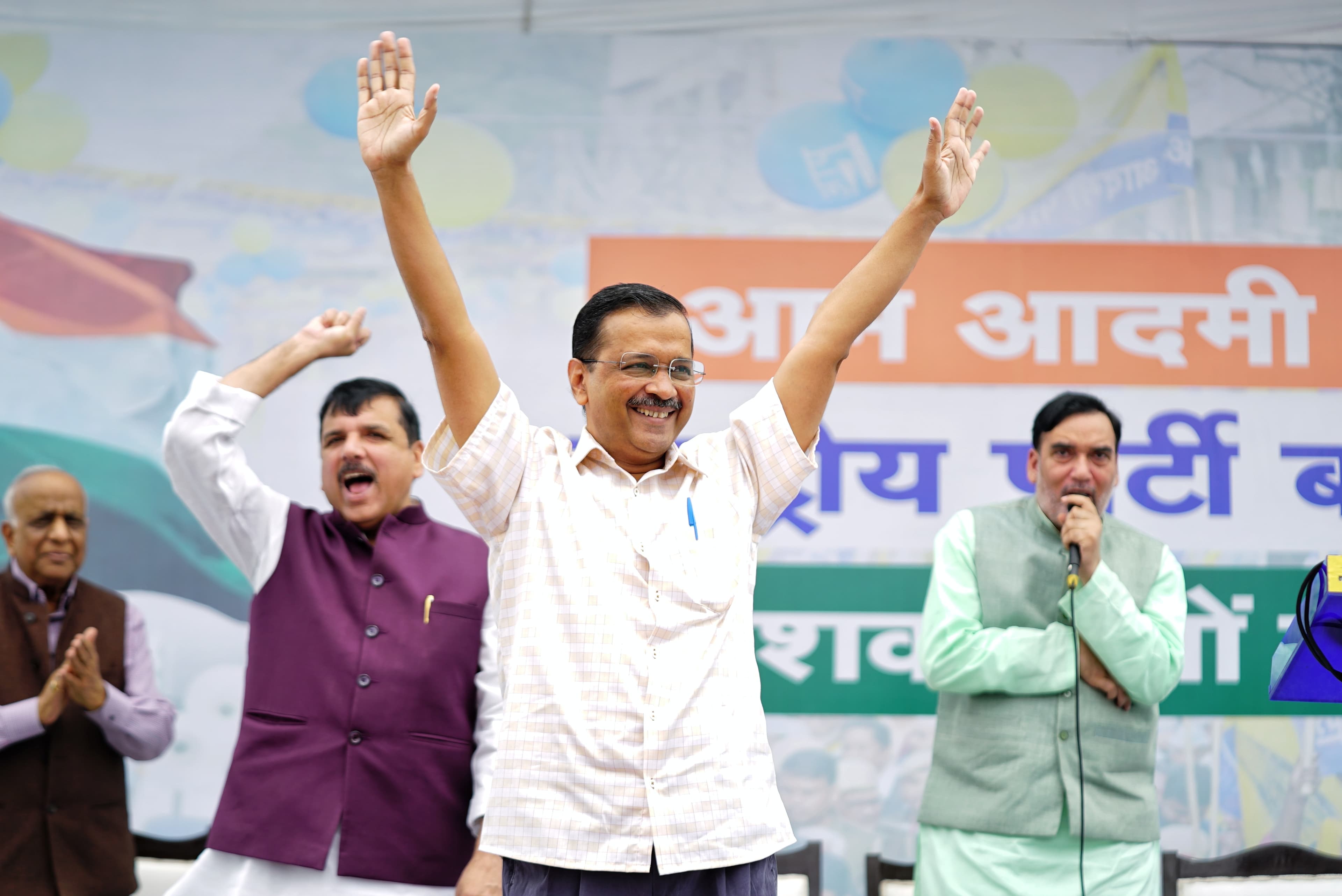 आप के राष्ट्रीय संयोजक अरविंद केजरीवाल बोले- 'देश की 1300 पार्टियों में महज 3 की सरकार, उसमें 'आप' शामिल' 