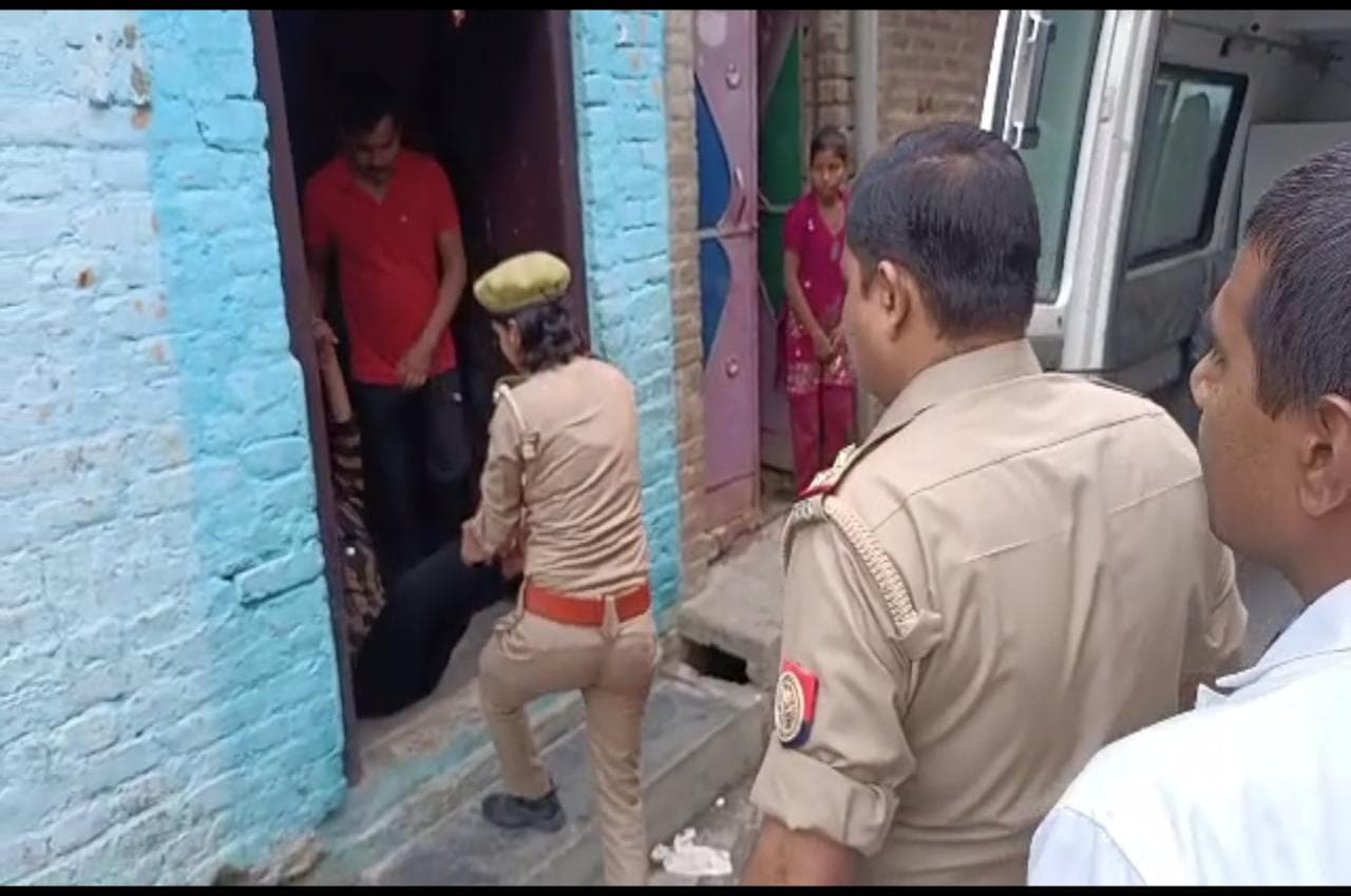 शाहजहांपुर में टला बुराड़ी जैसा कांड; तंत्र-मंत्र के नाम पर घर में भूखे-प्यासे बंद थे 7 लोग, सात दिन बाद पुलिस को ऐसे चला पता