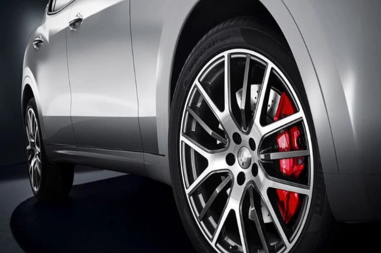 Car Tyre Tips: बरतें यह सावधानी, सालों साल चलेंगे आपकी कार के टायर